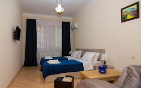 Holiday Rooms